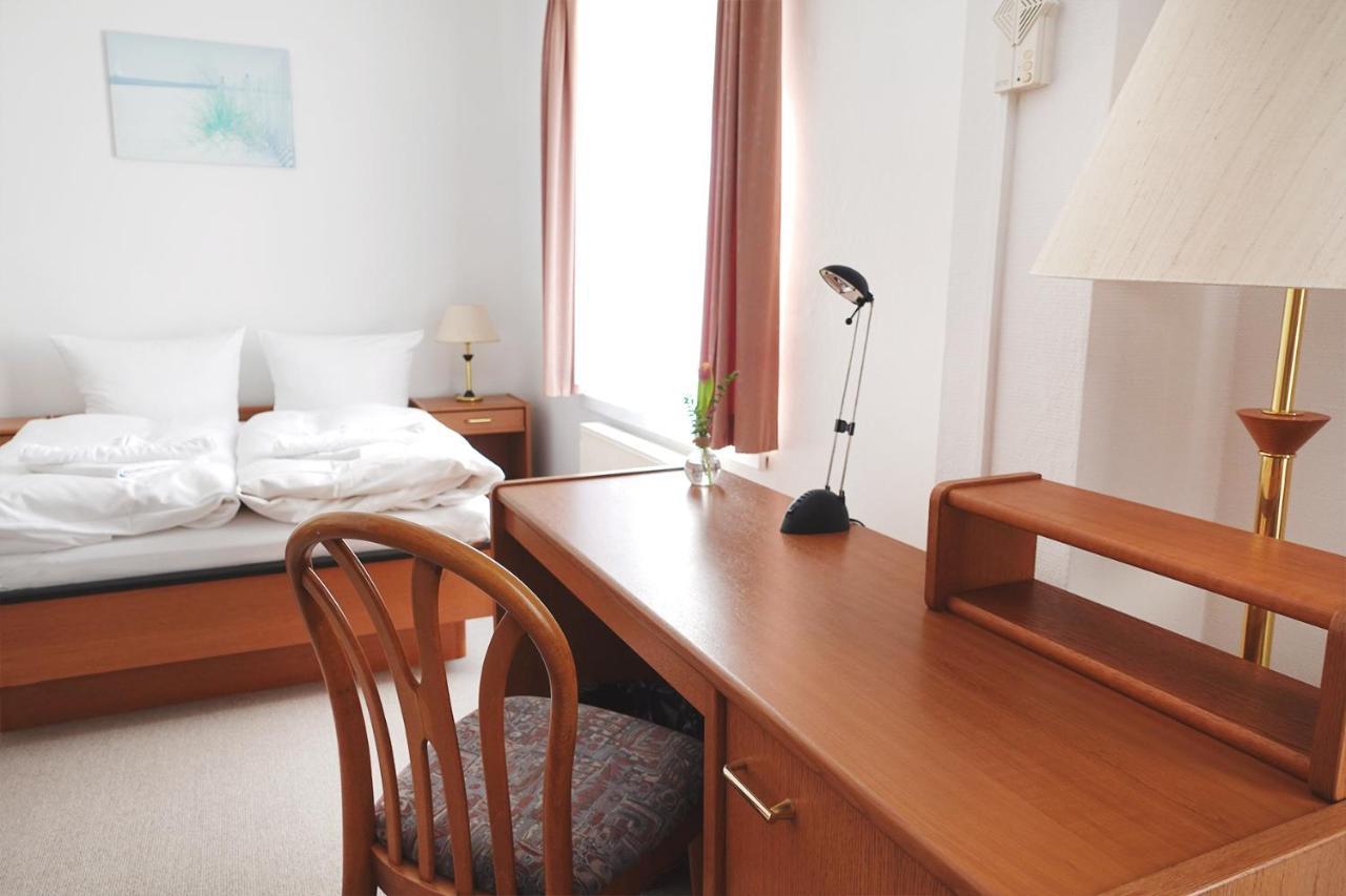 Pension Zur Inselbruecke โวลกาสต์ ภายนอก รูปภาพ